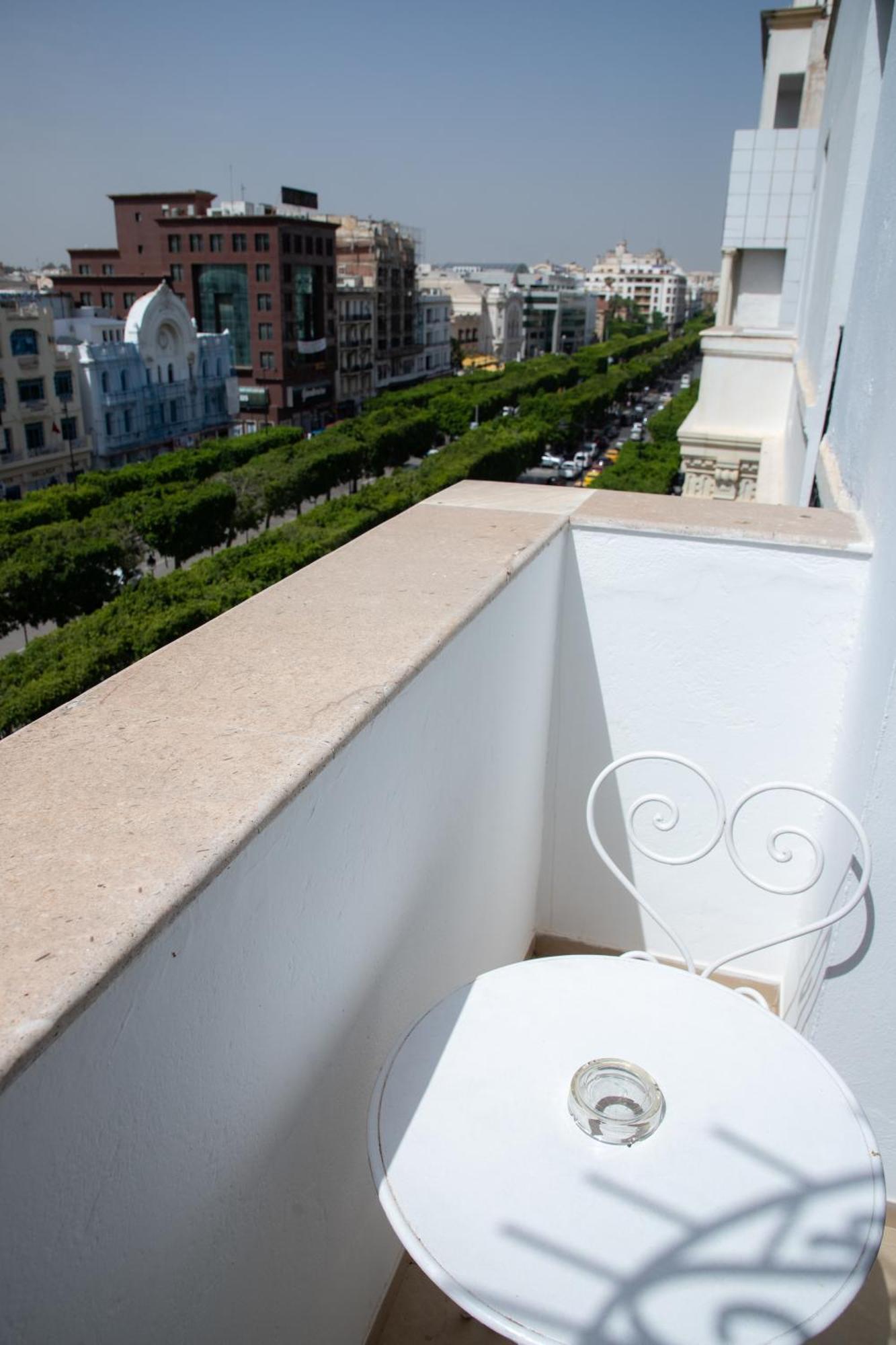 Carlton Tunis