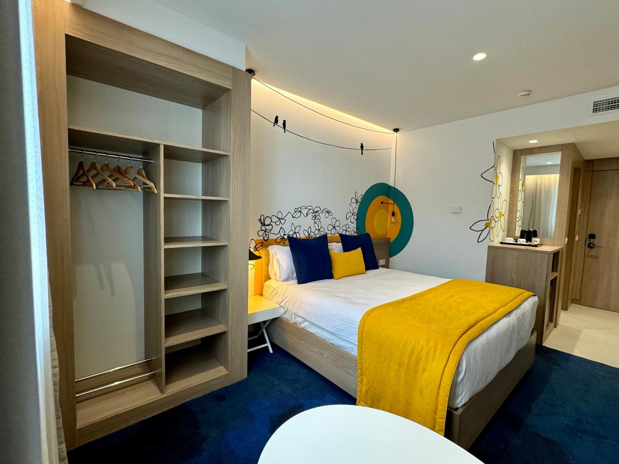 Carlton Hotel 3*