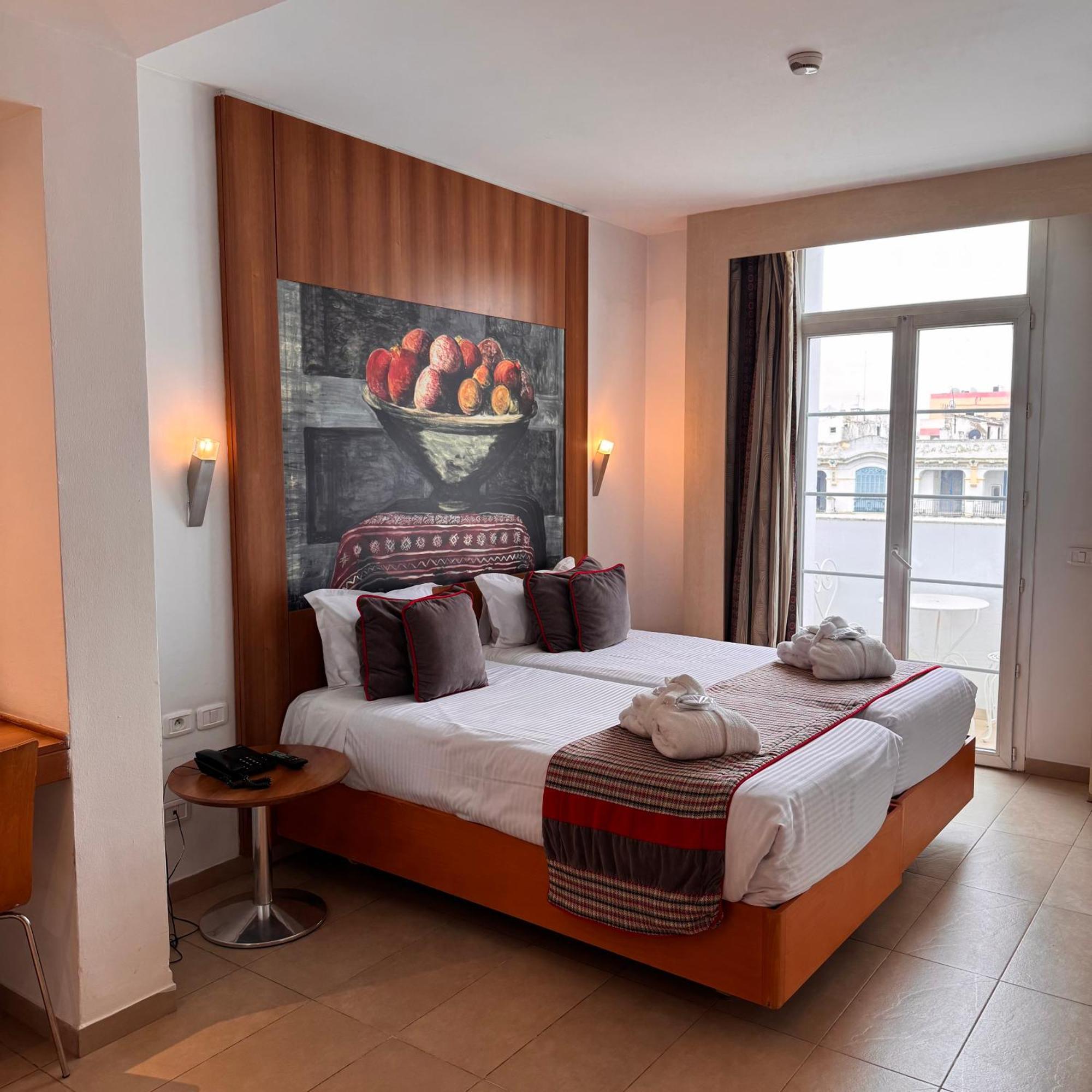 Carlton Tunis